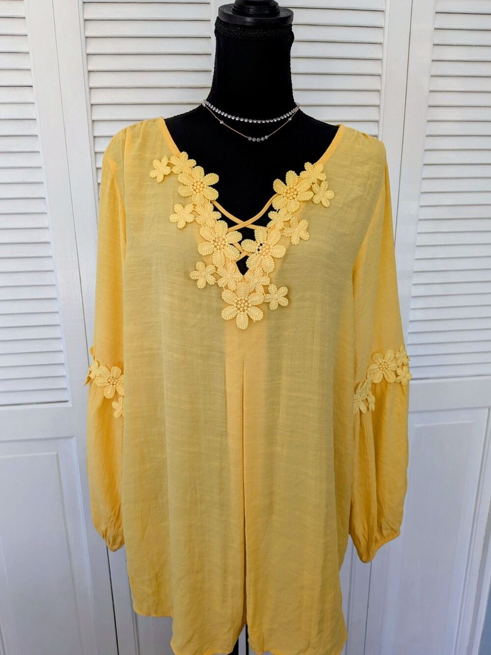 Avenue Top Women's 18/20 V-Neck Yellow Boho Peasant Tunic Blouse Lace Accent